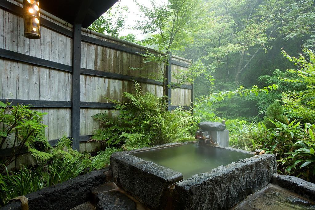 Kurokawa Onsen Oku No Yu Hotel Minamioguni Exterior foto