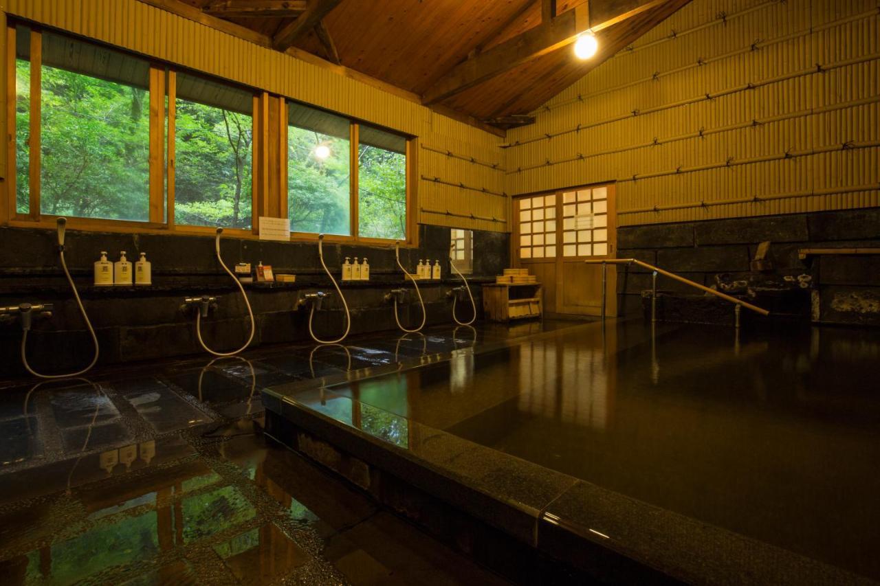 Kurokawa Onsen Oku No Yu Hotel Minamioguni Exterior foto