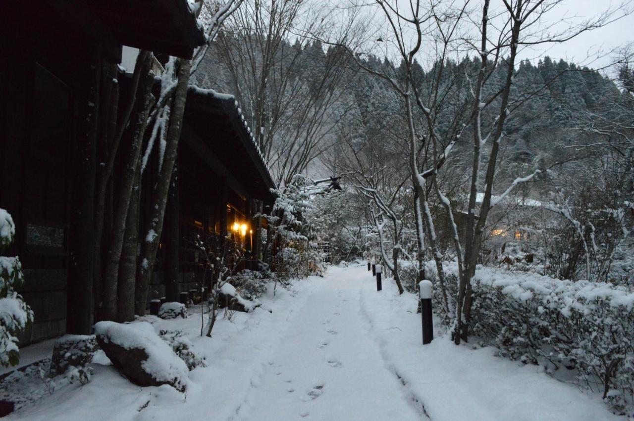 Kurokawa Onsen Oku No Yu Hotel Minamioguni Exterior foto