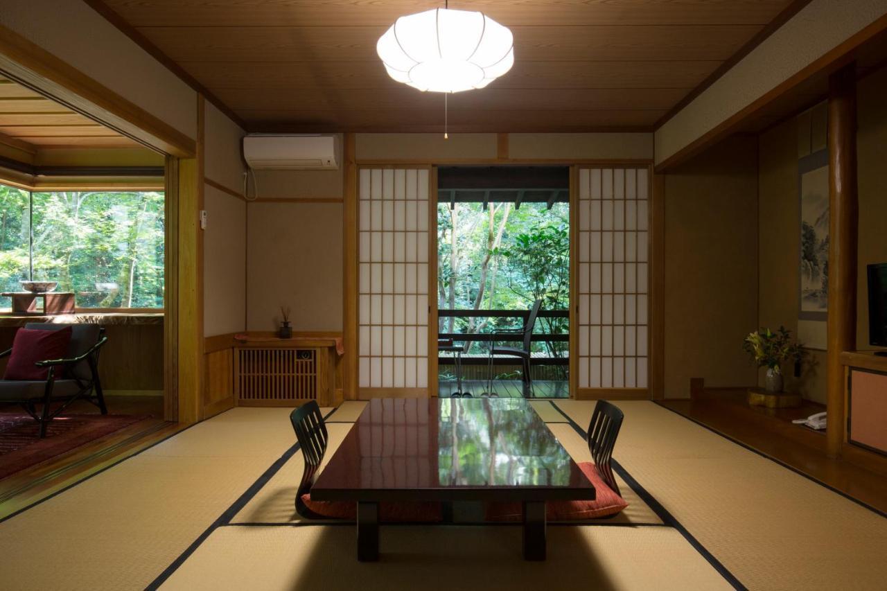 Kurokawa Onsen Oku No Yu Hotel Minamioguni Exterior foto