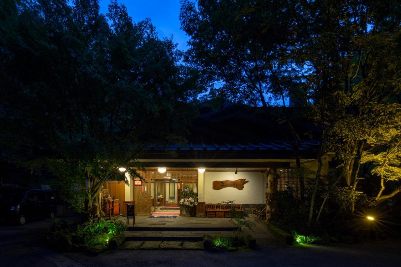Kurokawa Onsen Oku No Yu Hotel Minamioguni Exterior foto
