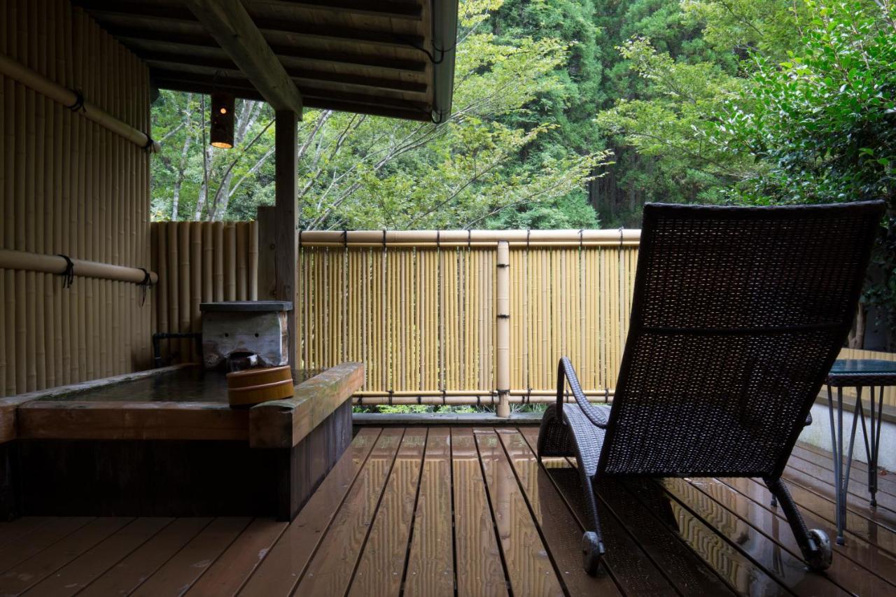 Kurokawa Onsen Oku No Yu Hotel Minamioguni Exterior foto