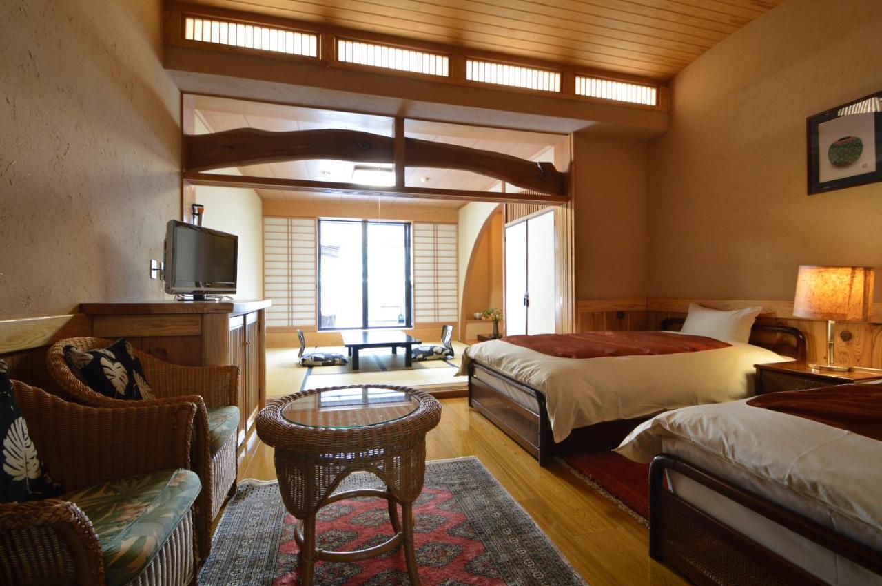 Kurokawa Onsen Oku No Yu Hotel Minamioguni Exterior foto