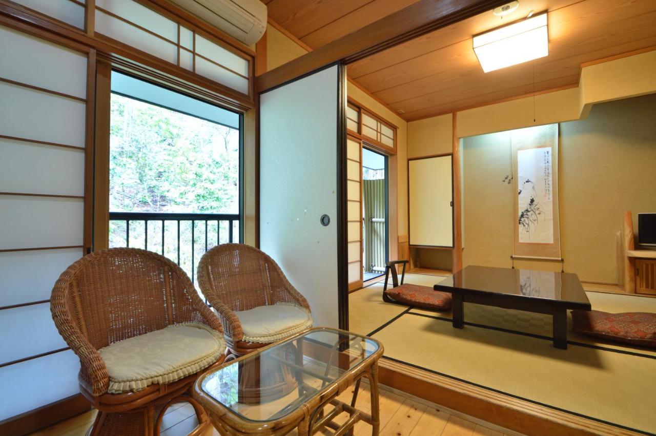 Kurokawa Onsen Oku No Yu Hotel Minamioguni Exterior foto