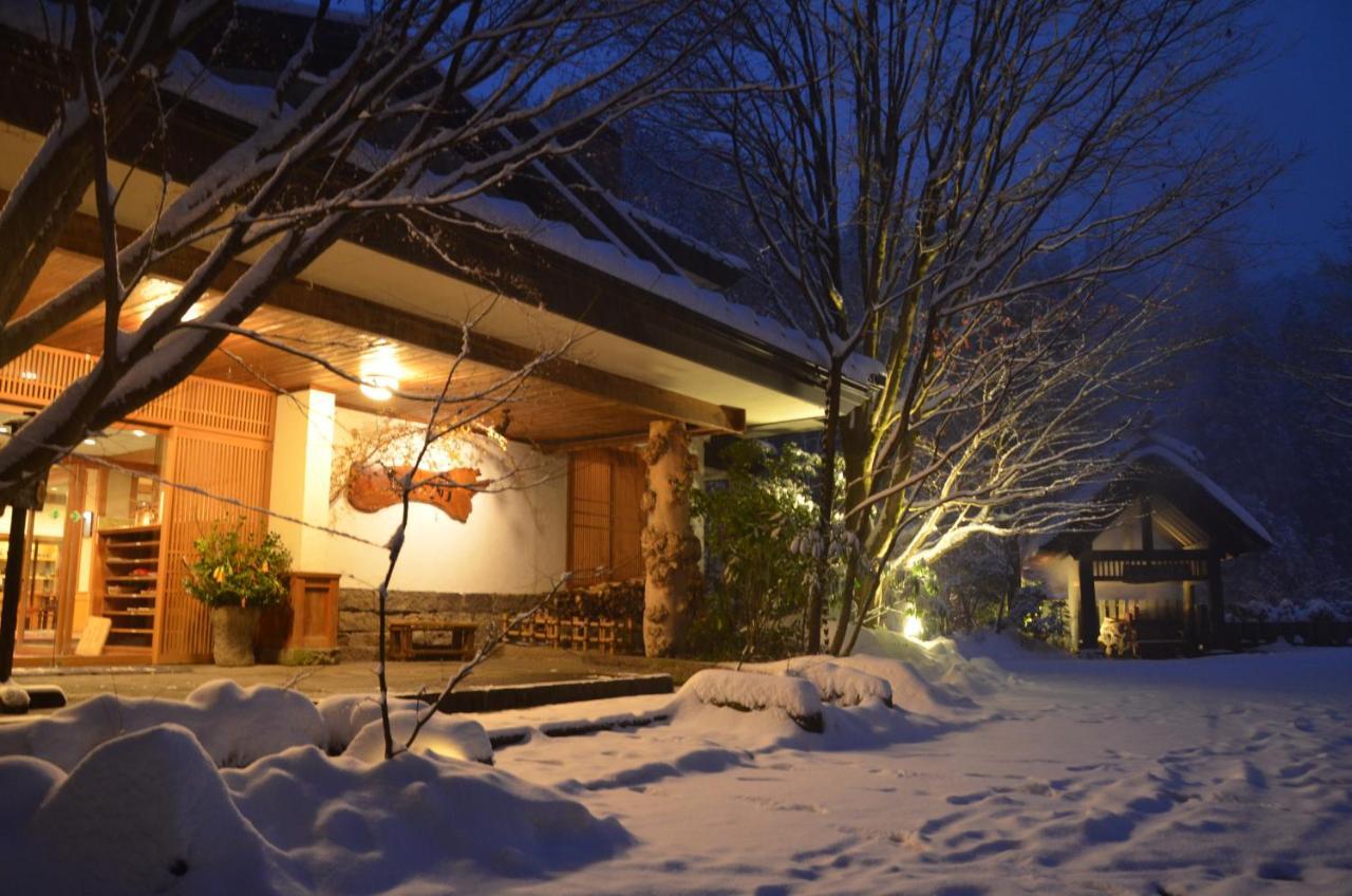 Kurokawa Onsen Oku No Yu Hotel Minamioguni Exterior foto