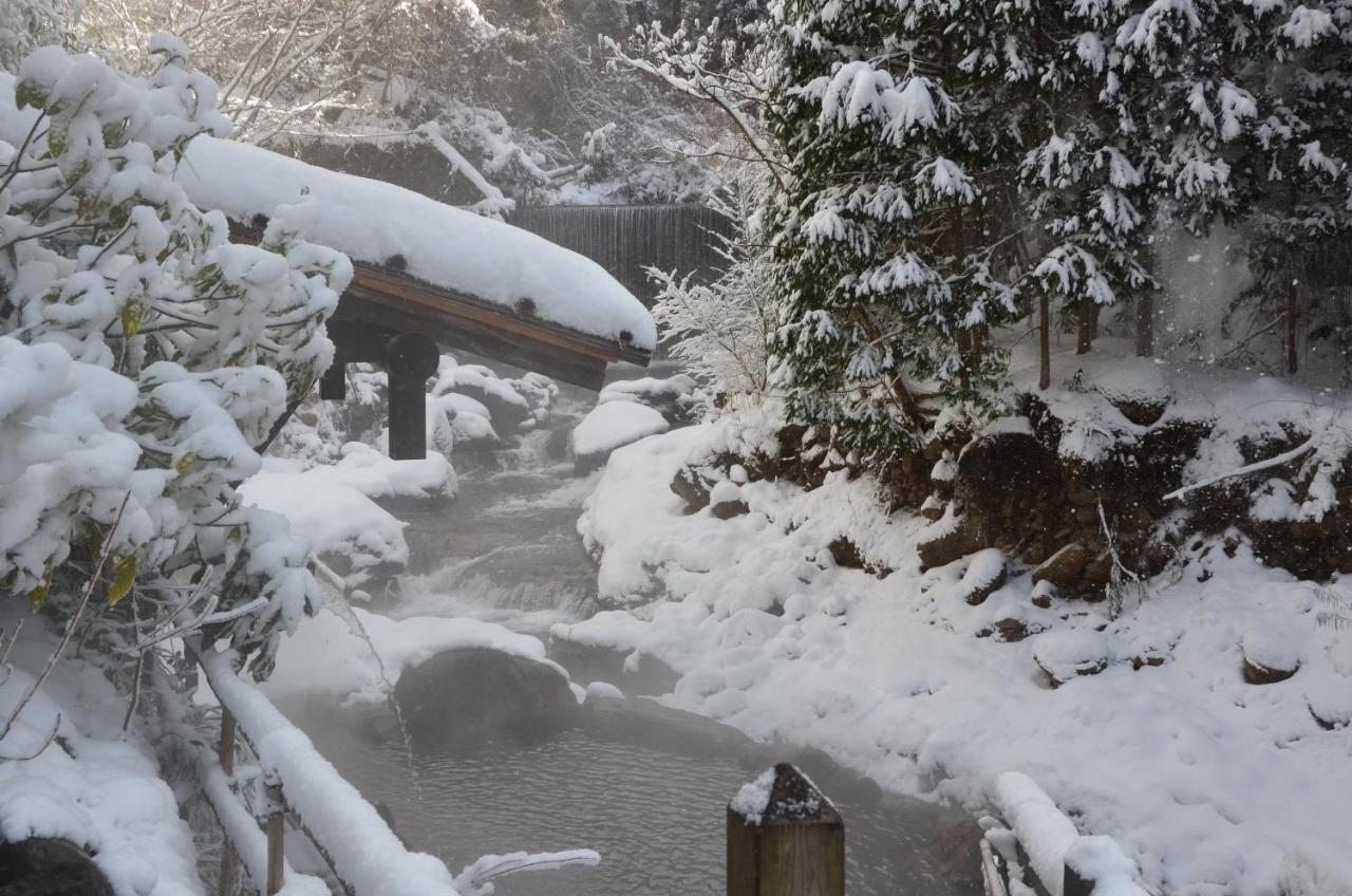 Kurokawa Onsen Oku No Yu Hotel Minamioguni Exterior foto